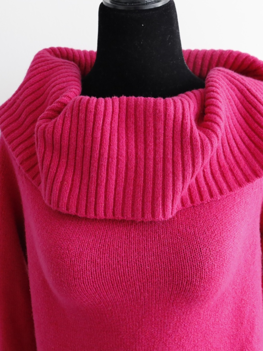 Old Navy Berryfine Off-the-Shoulder Top - Picture 2 of 6